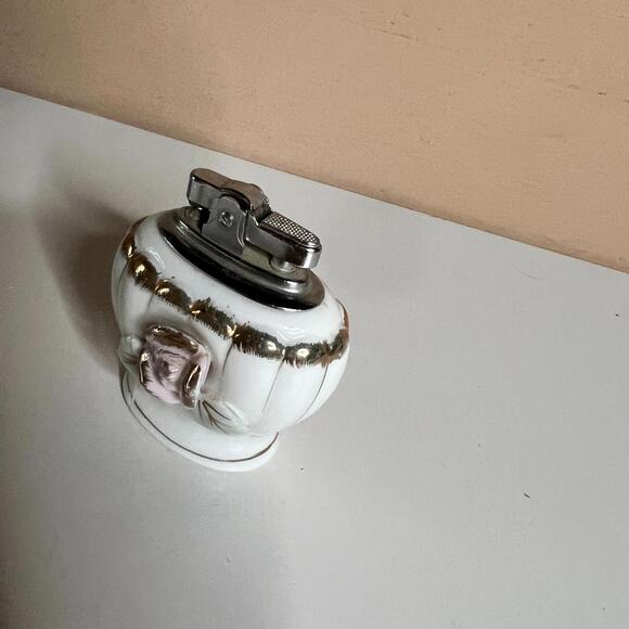 Vintage Japanese Porcelain Table Lighter Floral White Gold Working Refilled Flin - Picture 4 of 5